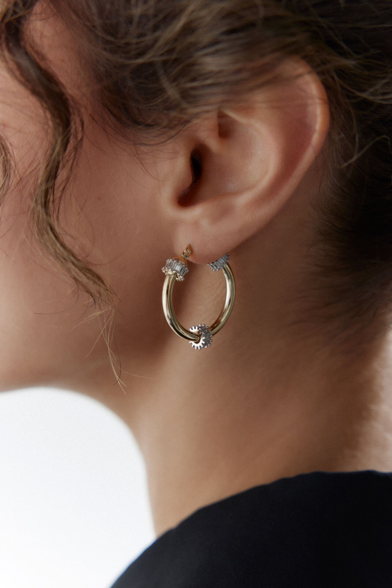 Altın Taşlı Şarnel Küpe