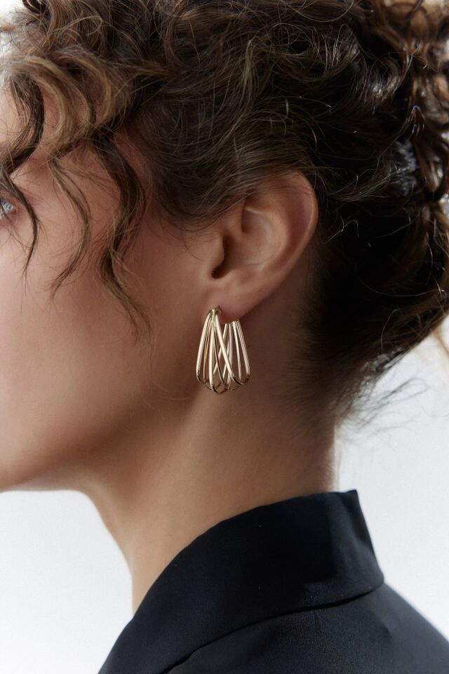 Altın Çizgi Şarnel Küpe