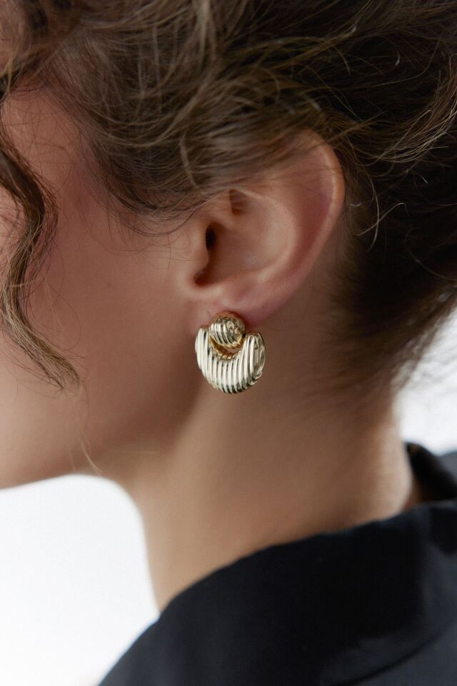 Altın Bombe Tasarım Şarnel Küpe