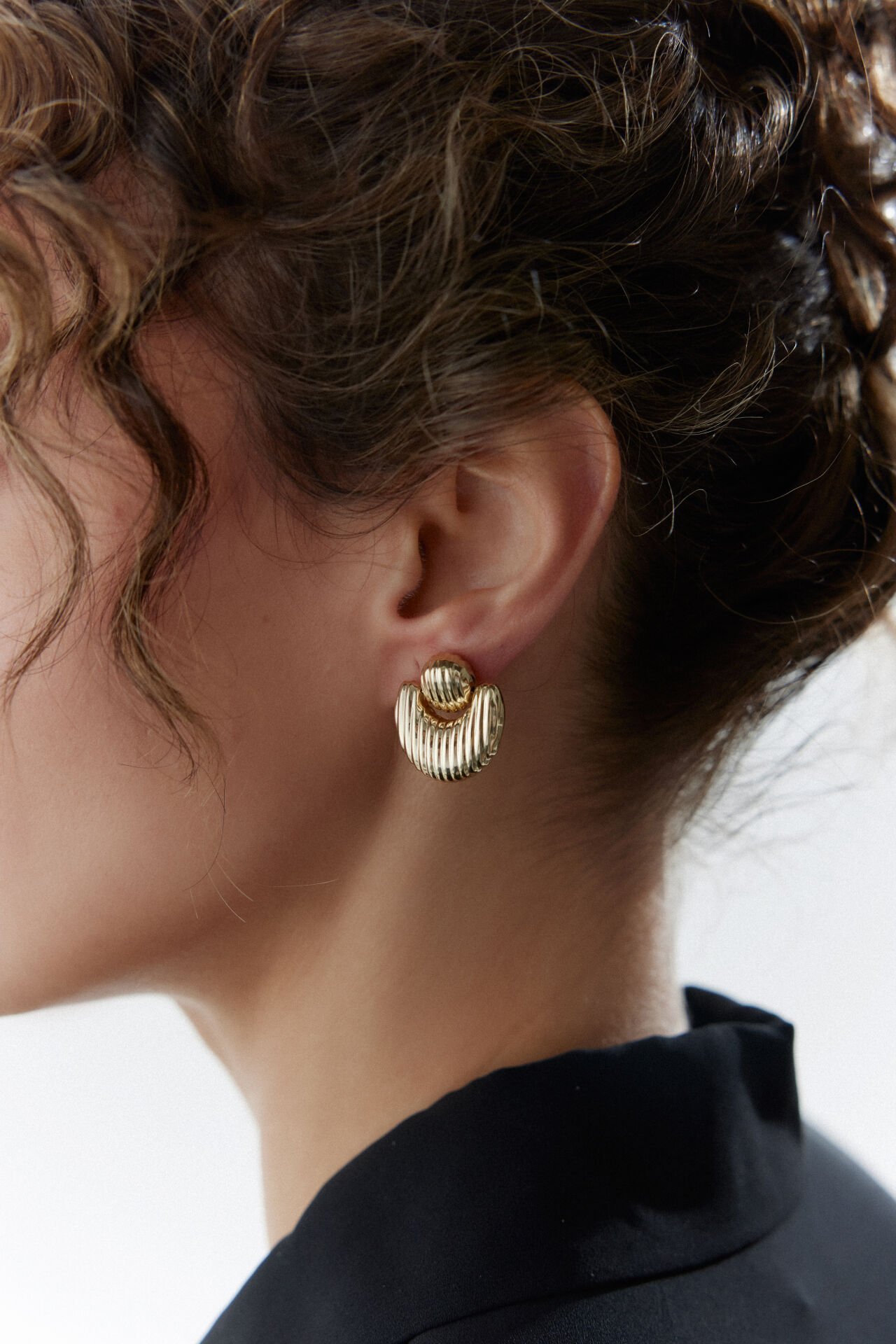 Altın Bombe Tasarım Şarnel Küpe