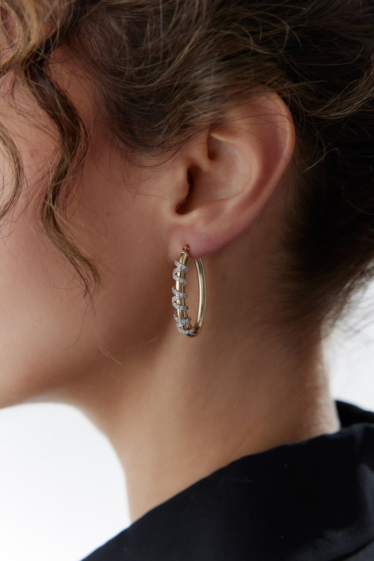 Altın Sarmaşık Şarnel Küpe