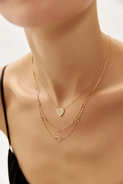 Altın Ortası Taşlı Kalp Kolye