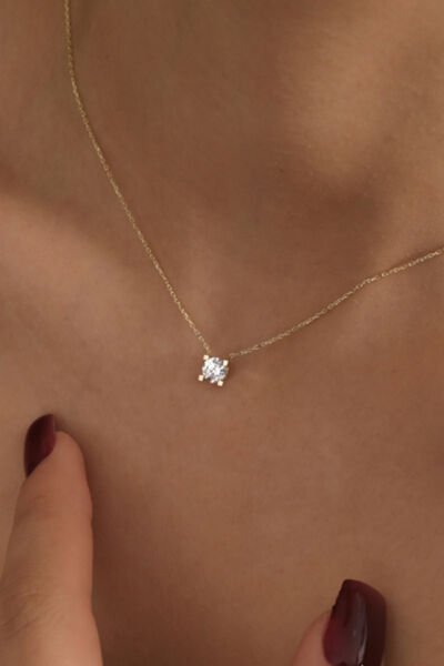 Altın Klasik Tektaş Kolye