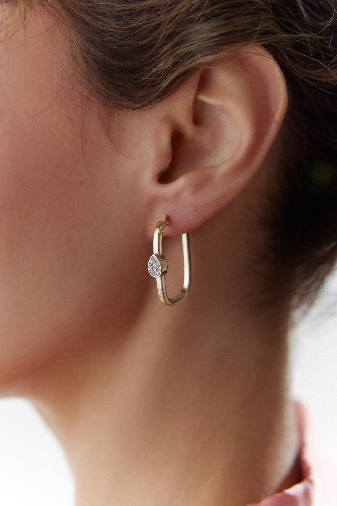 Altın Damla Taşlı Şarnel Küpe