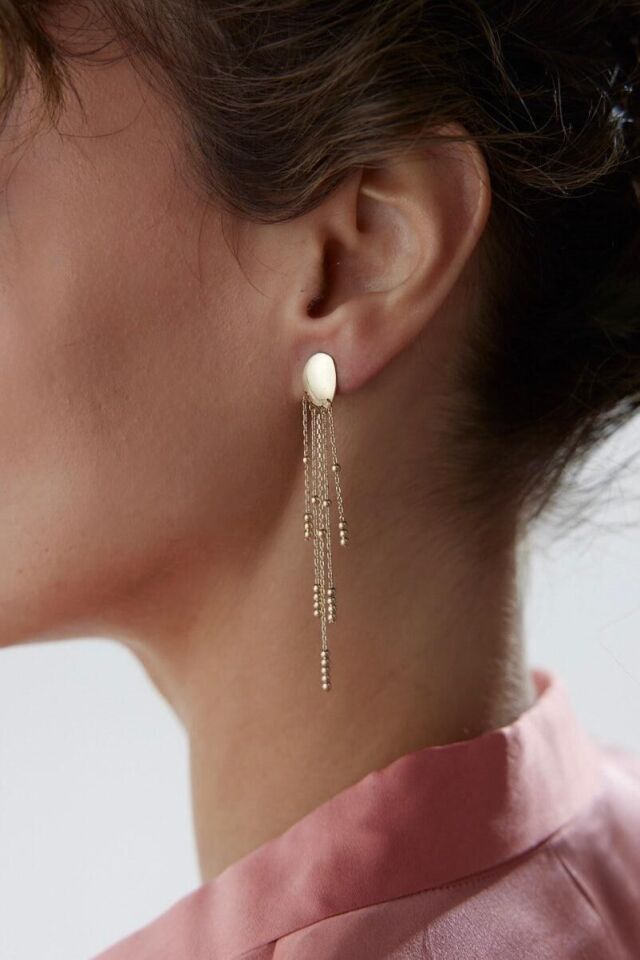 Altın Oval Püsküllü Küpe