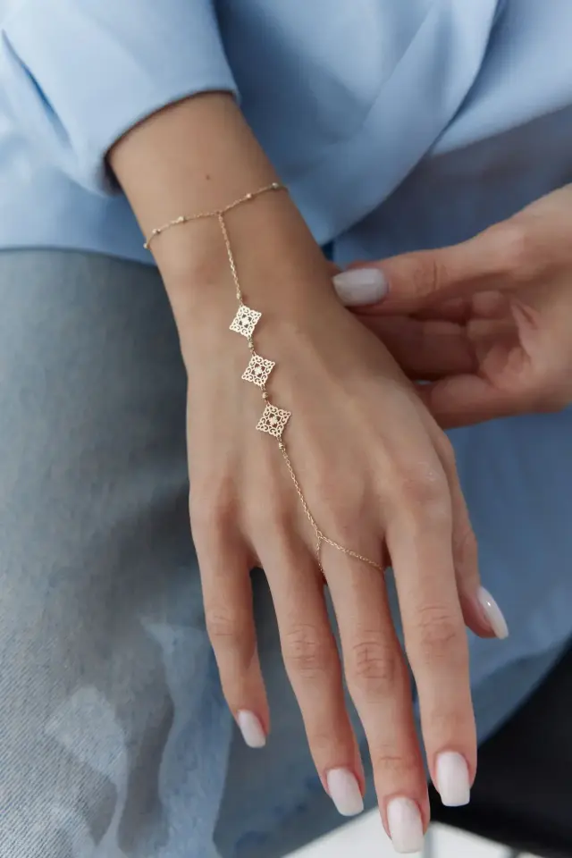 Altın Taşlı Kare Figürlü Şahmeran