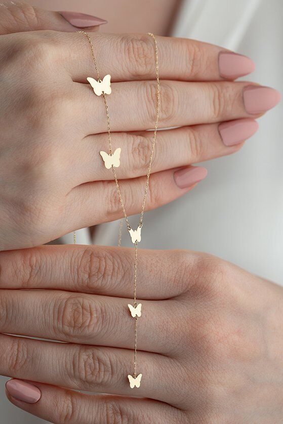 Altın Sallantılı Kelebek Kolye