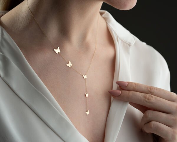 ALTIN SALLANTILI KELEBEK KOLYE