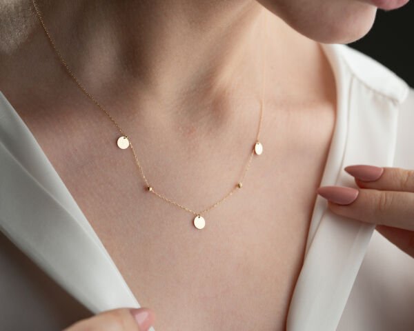 ALTIN DORİKALI 3'LÜ PLAKA KOLYE