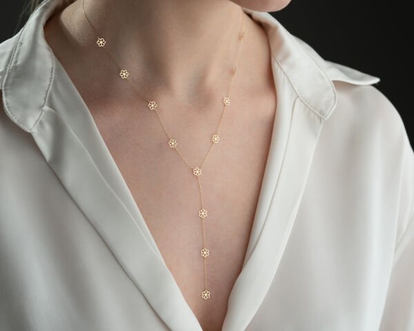 ALTIN SALANTILI ÇİÇEK KOLYE