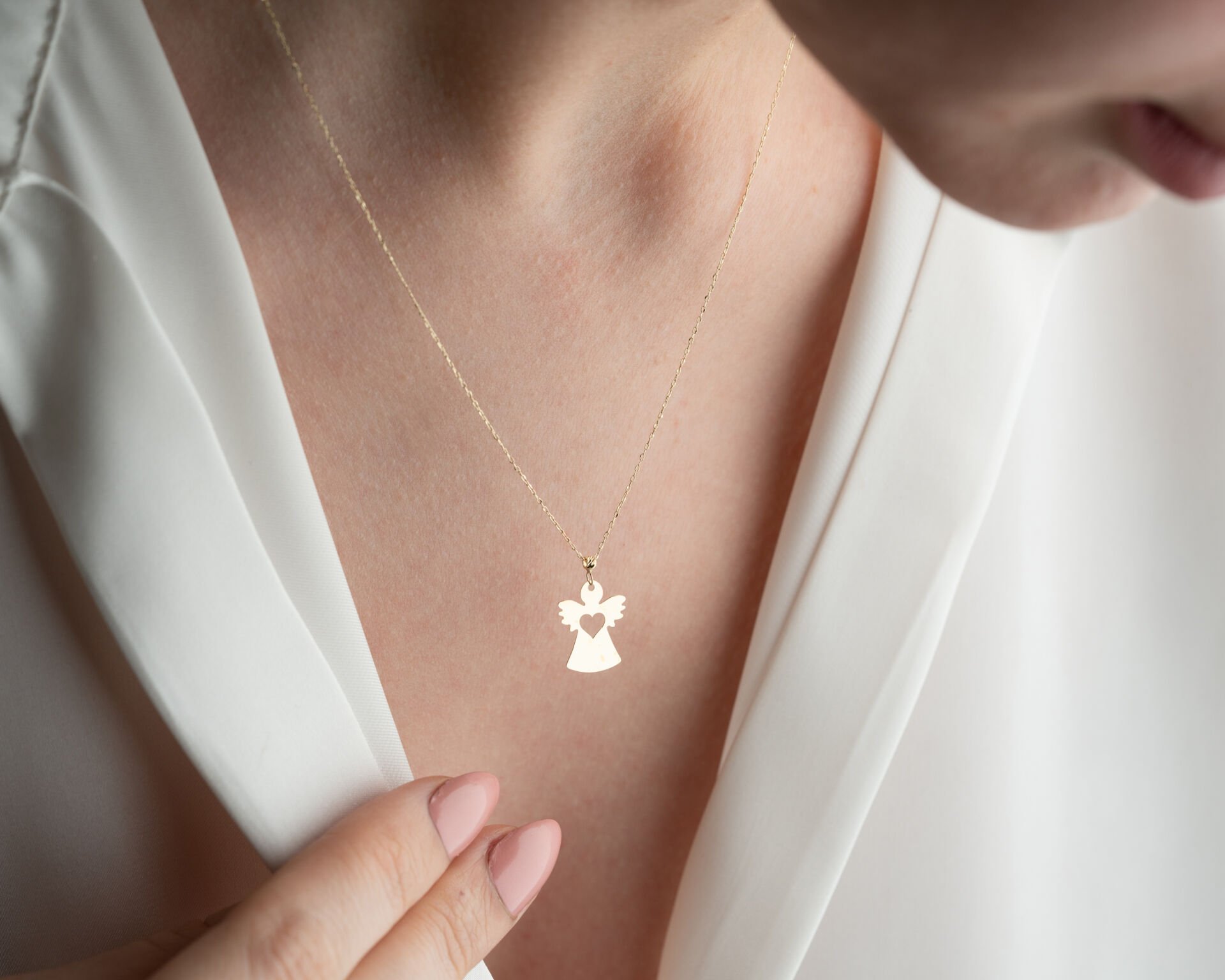 ALTIN MİNİK KALPLİ MELEK KOLYE