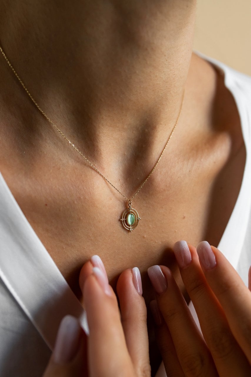 Altın Taşlı Pusula Kolye