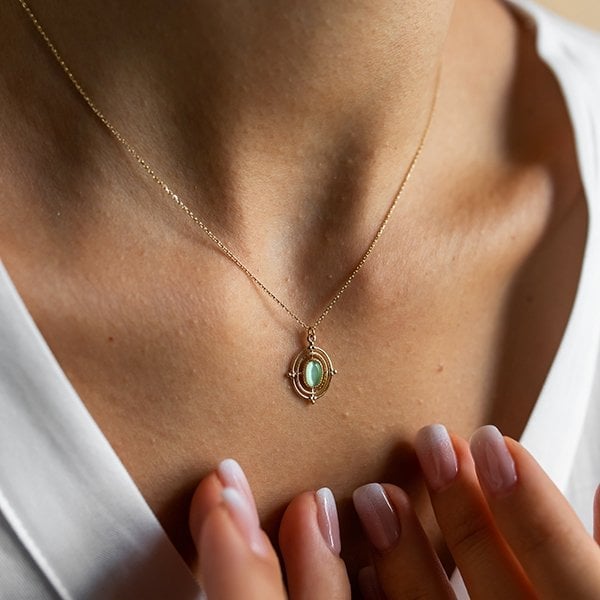 Altın Taşlı Pusula Kolye