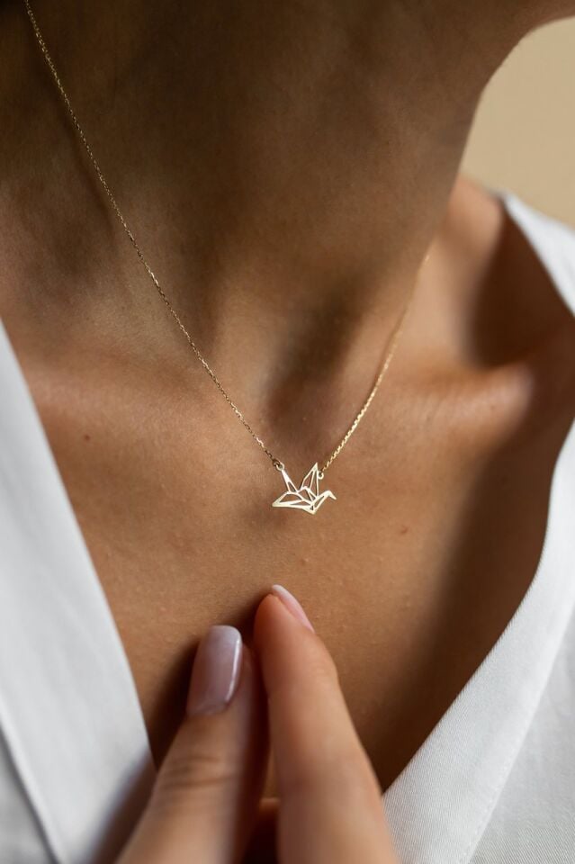 Altın Lazer Uçan Kuş Kolye