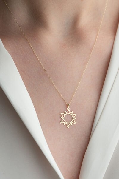 Altın Güneş Kolye