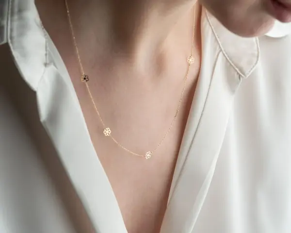 ALTIN 5'Lİ ÇİÇEK KOLYE