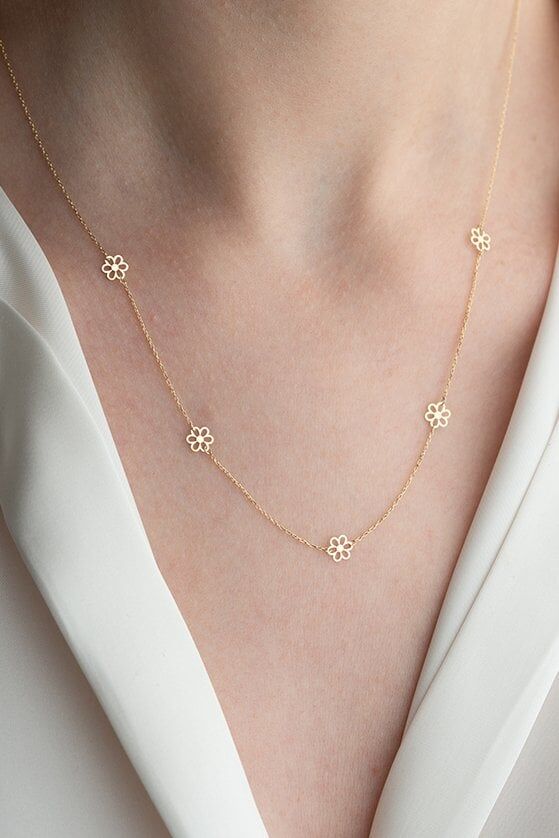 Altın Beşli Çiçek Kolye