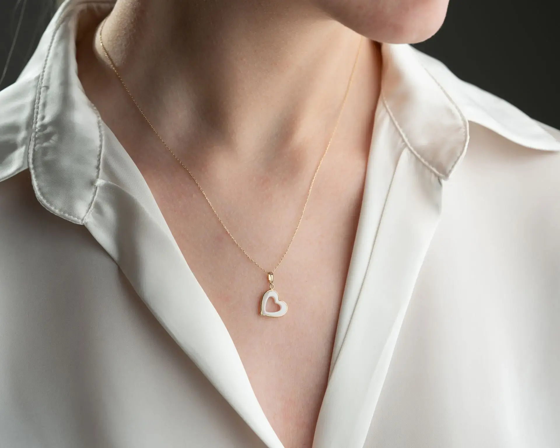 ALTIN SERAMİK TAŞLI KALP KOLYE