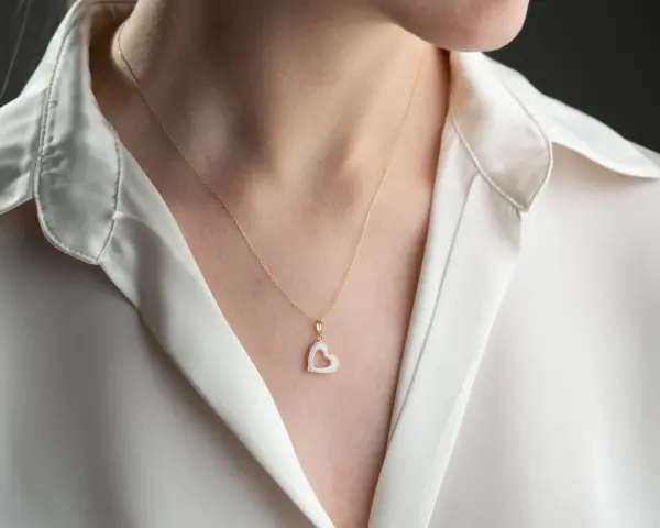 ALTIN SERAMİK TAŞLI KALP KOLYE