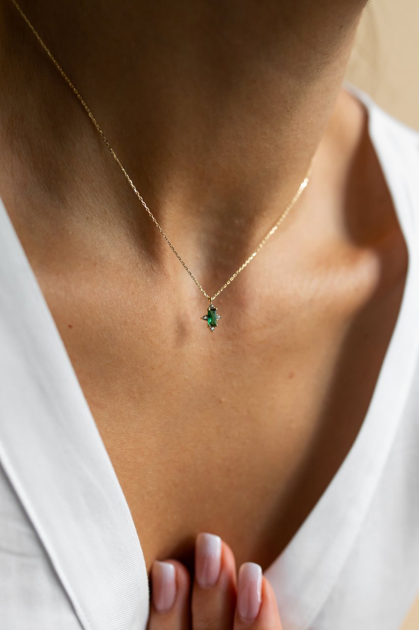 Altın Yeşil Taşlı Kolye