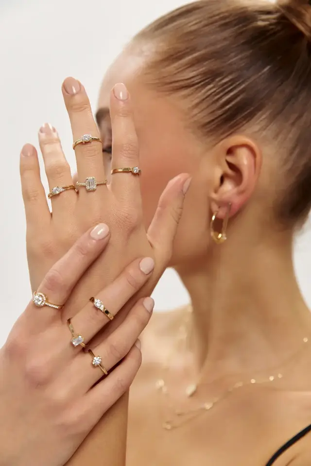 Altın Kenarı Taşlı Baget Yüzük