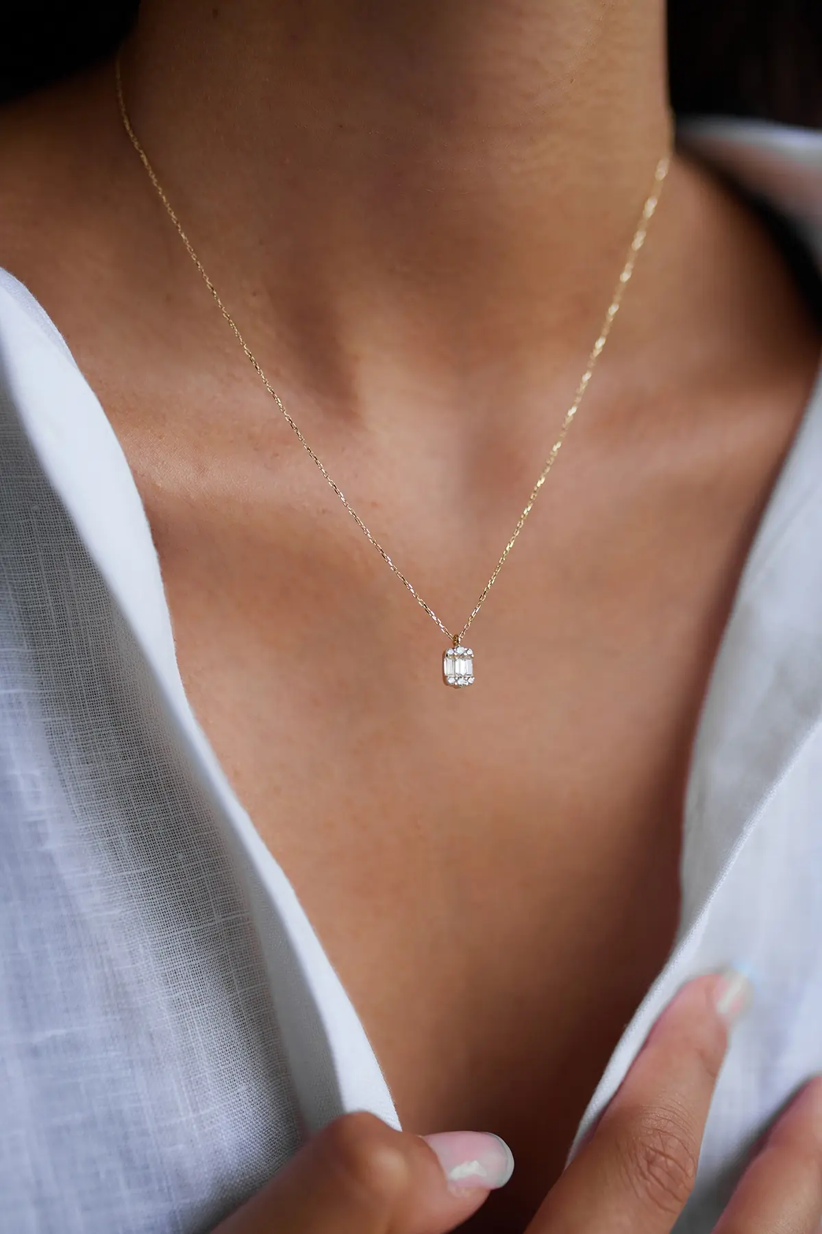 Altın Baget Taşlı Kolye