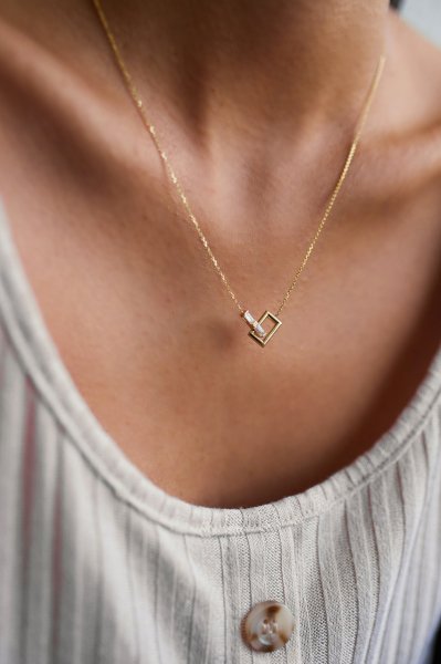 Altın İç İçe Dikdörtgen Kolye