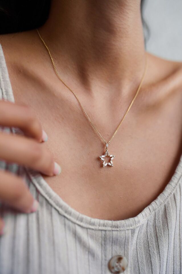 ALTIN BAGET TAŞLI YILDIZ KOLYE