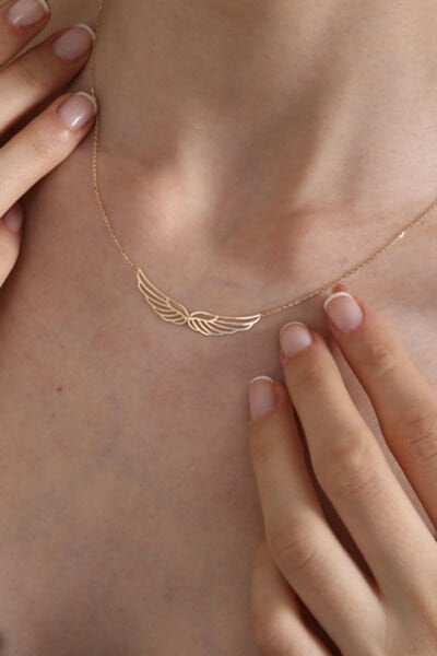 Altın Kanat Form Melek Kolye