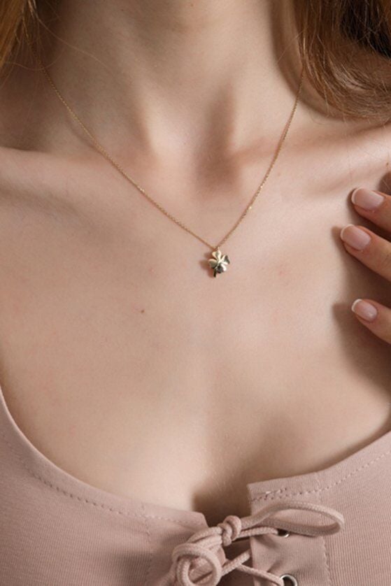 Altın Sade Yonca Kolye