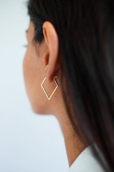 ALTIN DİKDÖRTGEN FORMLU TASARIM KÜPE