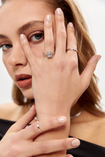 BEYAZ ALTIN TEKTAŞ YÜZÜK