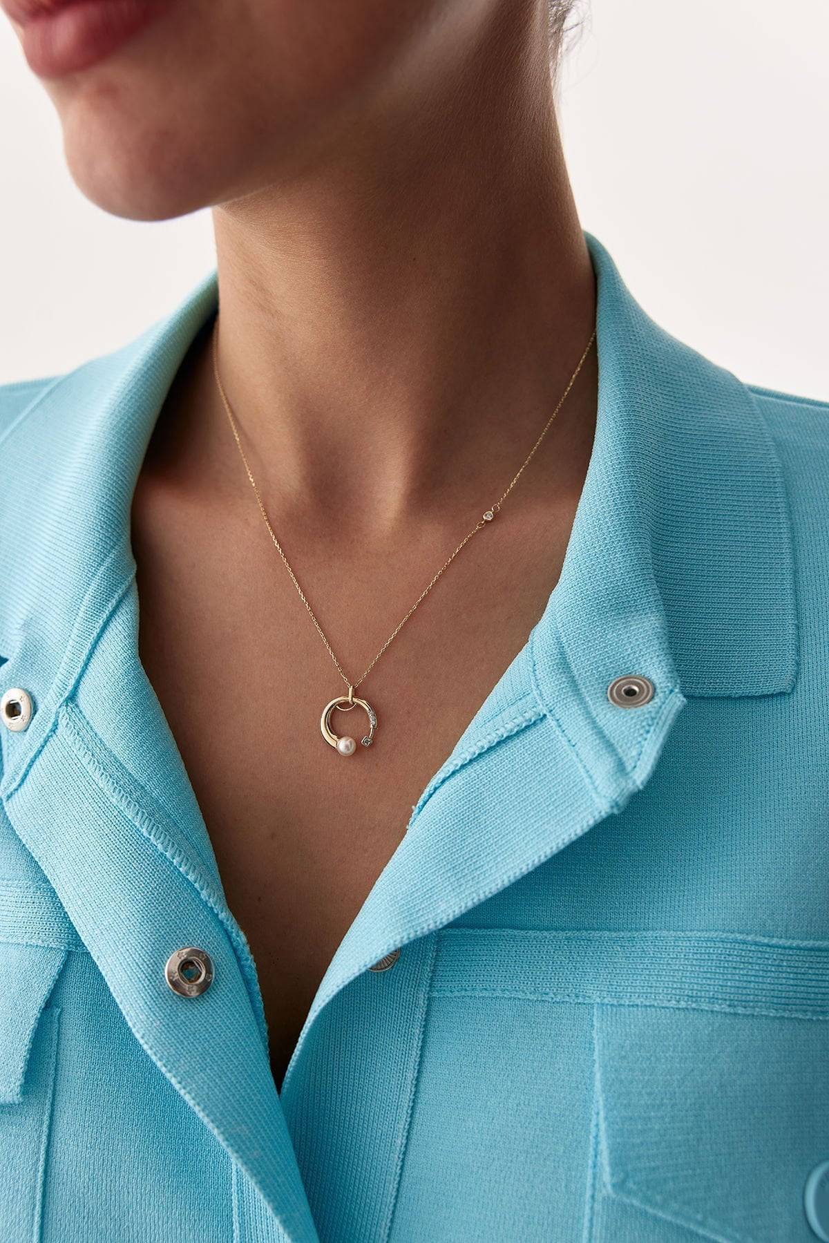 Altın İnci Döngüsü Kolye