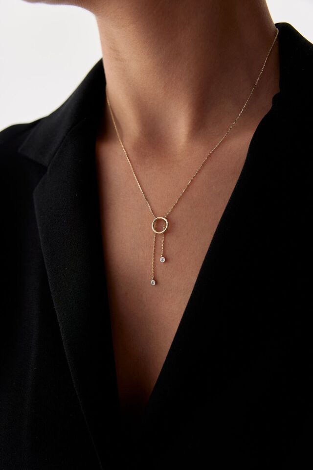 Altın Oval Sallantılı Taşlı Kolye