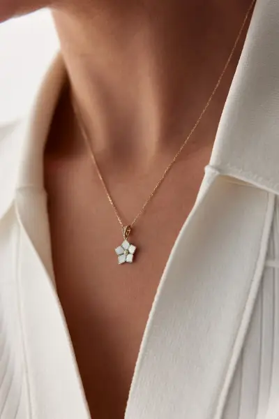 Altın Flora Kolye