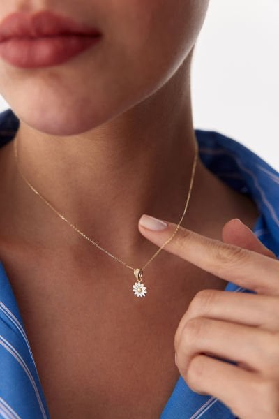 Altın Papatya Kolye