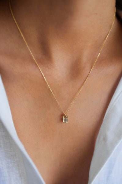 ALTIN TAŞLI KAFES KOLYE