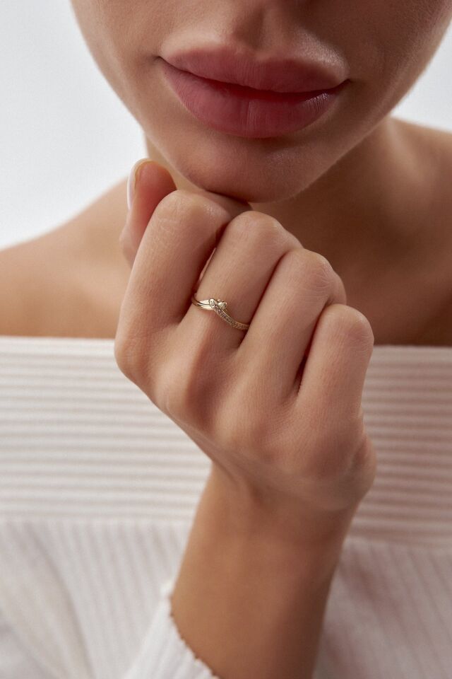 Altın Yarı Taşlı Minimal Yüzük