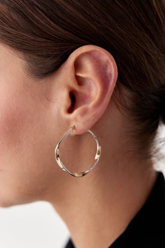 Altın İnce Burgu Küpe