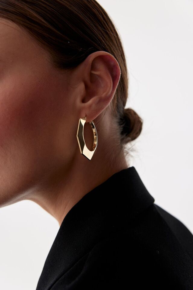 Altın Modern Kesim Küpe