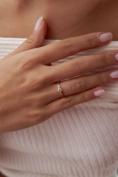 Altın Minimal Tektaş Yüzük