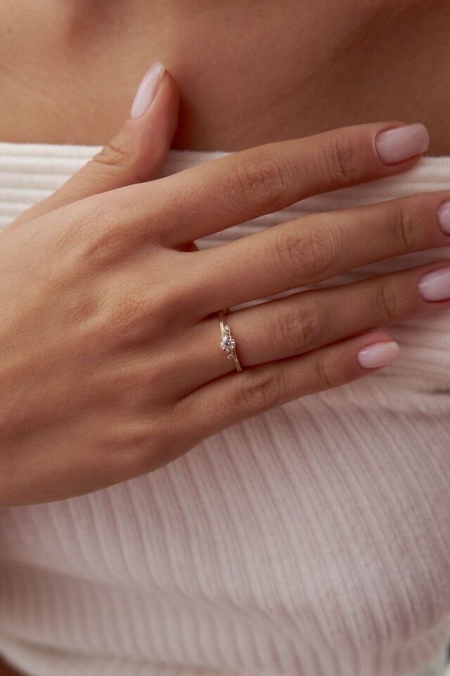 Altın Minimal Tektaş Yüzük