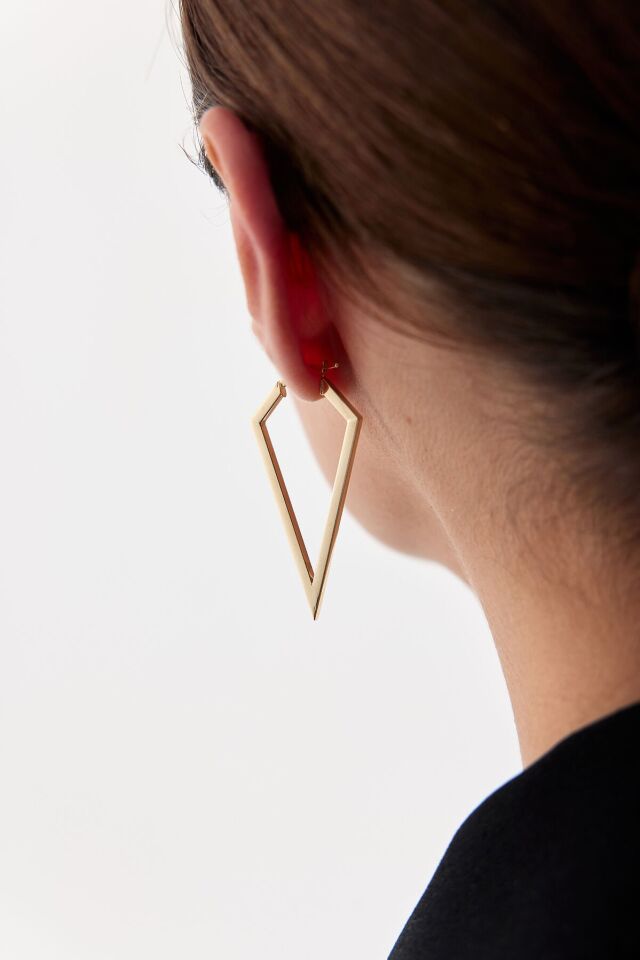 Altın İnce Form Sallantılı Küpe