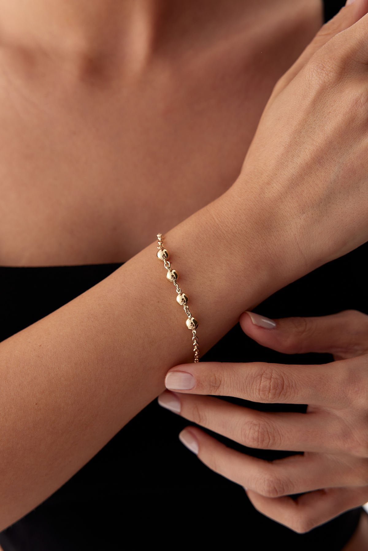 Altın Sıralı Top Bileklik