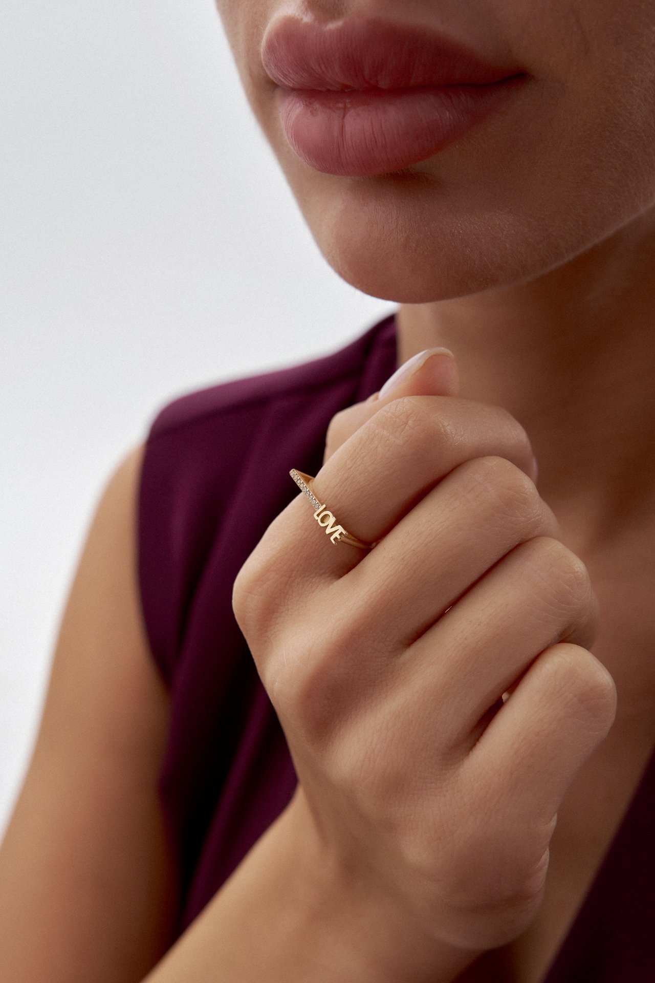 Altın Mini Taşlı Love Yüzük