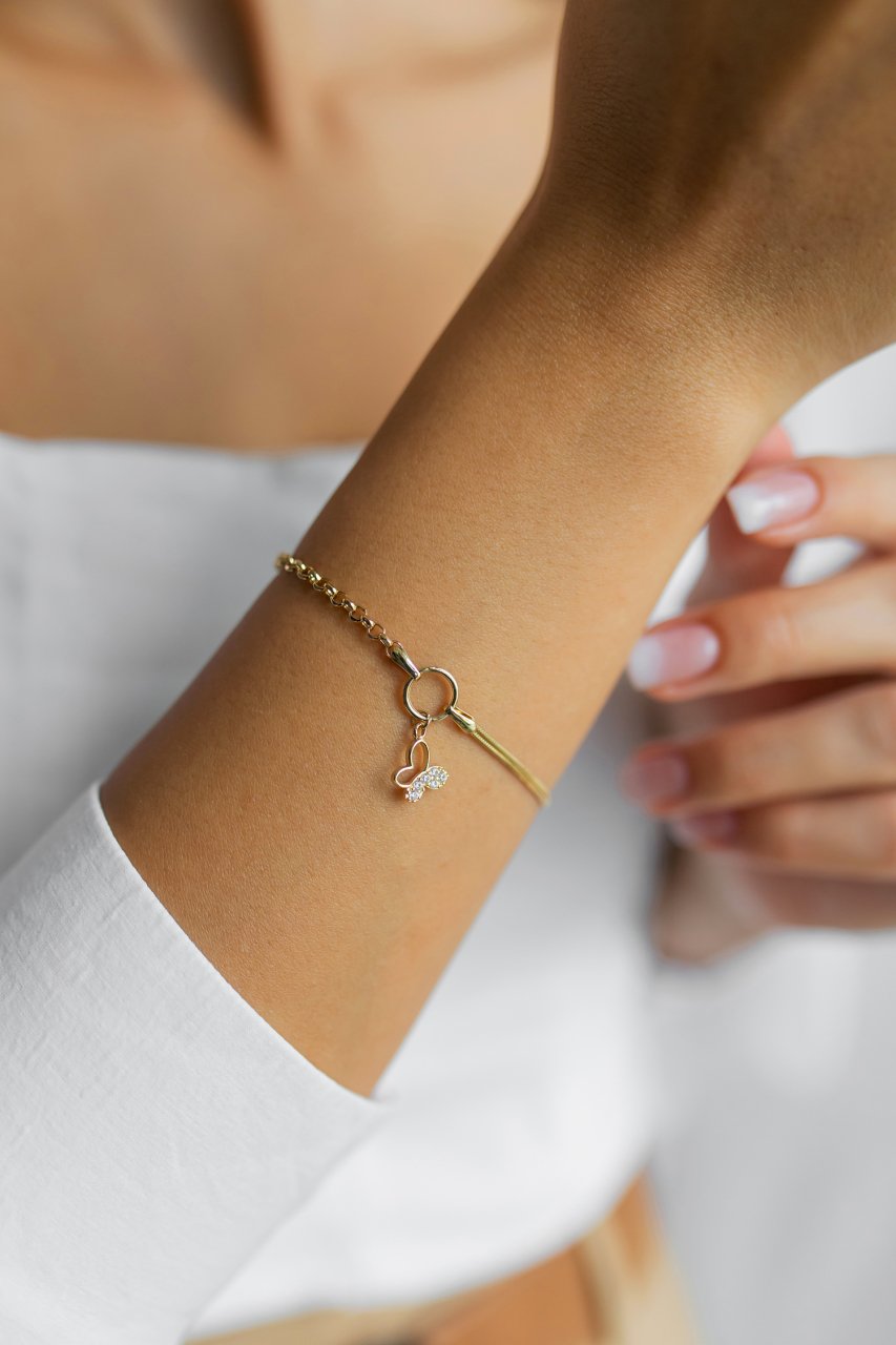 ALTIN TAŞLI KELEBEK BİLEKLİK