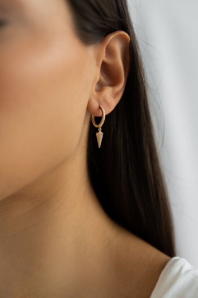 Altın Taşlı Tasarım Küpe