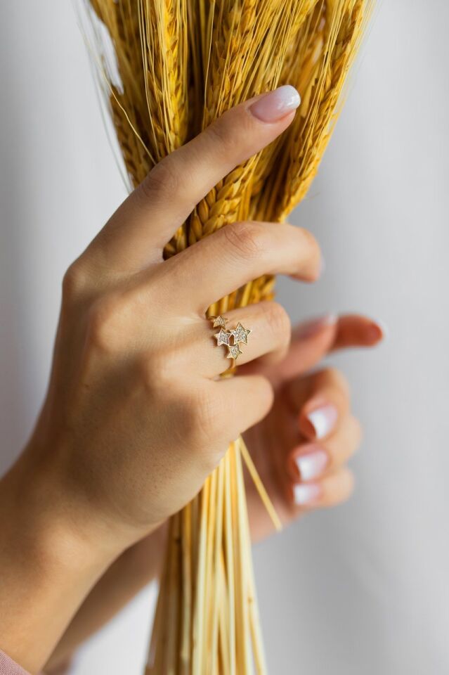 ALTIN TAŞLI TASARIM YILDIZ YÜZÜK