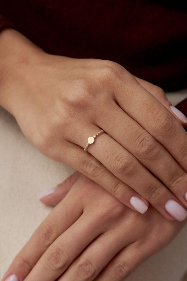 Altın Oval Formlu Dorika Yüzük