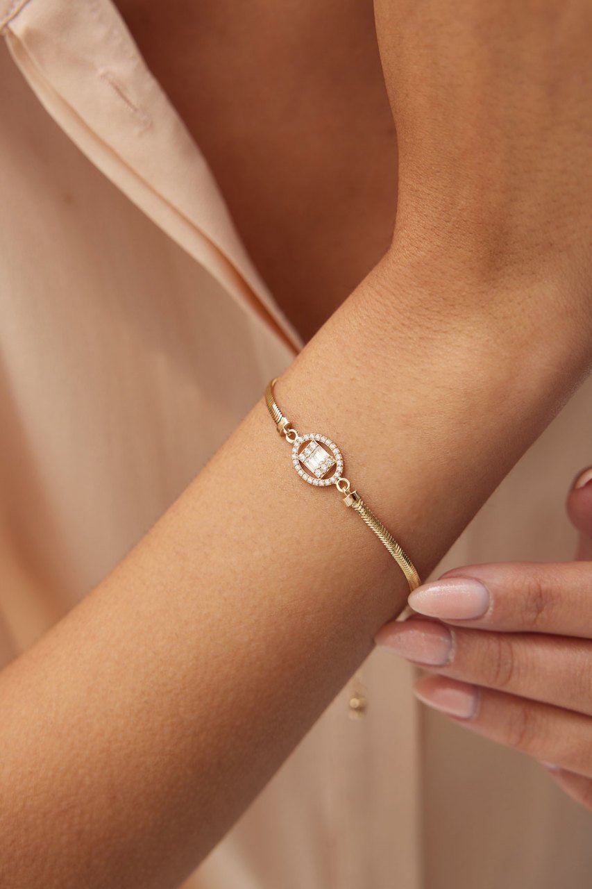 Altın Oval Baget Taşlı Bileklik